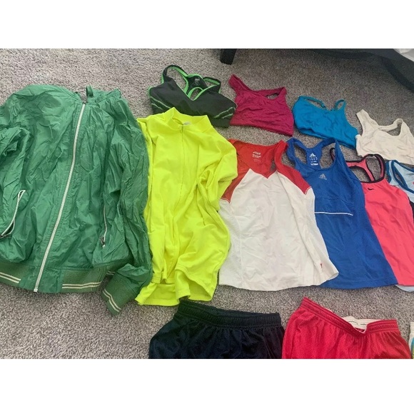 16 pc lot! Nike, Under Armour, Addidas, North Face - Picture 5 of 5
